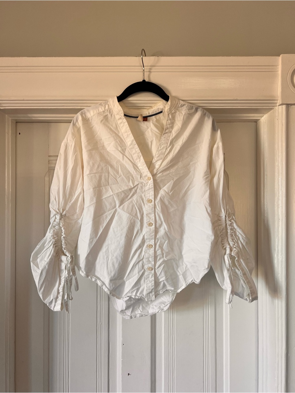 Pilcro White Button-Front Shirt with Ruched Tie Sleeves